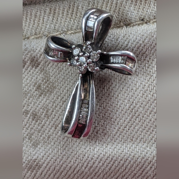 Kay Jewelers Sterling Silver and 1/4 Carat Diamond Cross Pendant - Picture 1 of 8